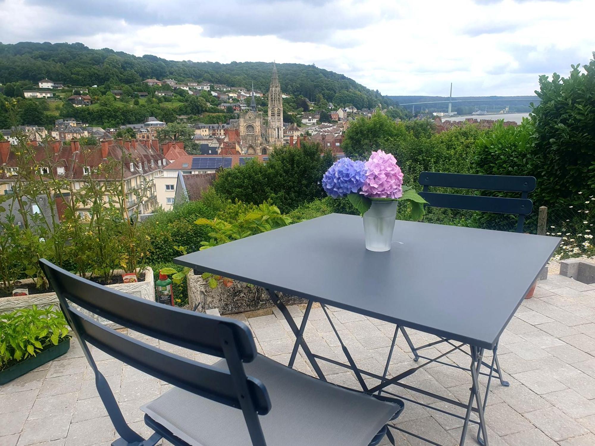 Du Haut Des Rives - Bel Appt Pour 4 Caudebec-en-Caux Extérieur photo